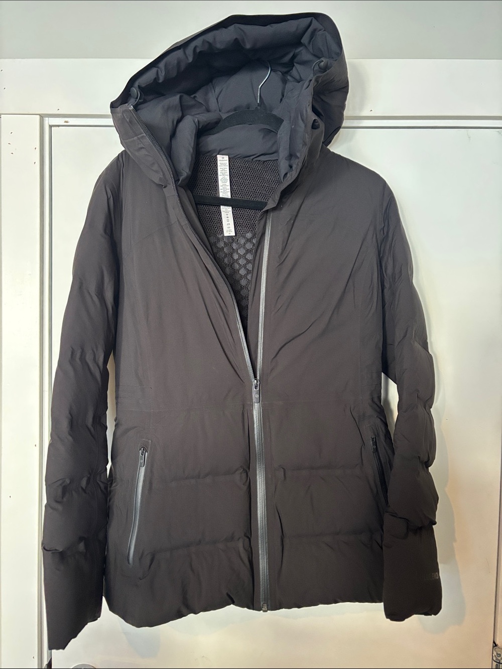 lululemon athletica Hooded Puffer Jacket - Black